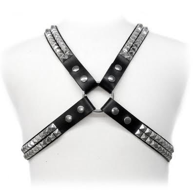 LEATHER BODY – HARNAIS  CLOUS PYRAMIDAUX